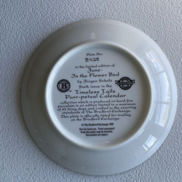 June In The Flower Bed Plate Cat Kitten By Jurgen Scholz Timeless Tails 1999 - Picture 4 of 7